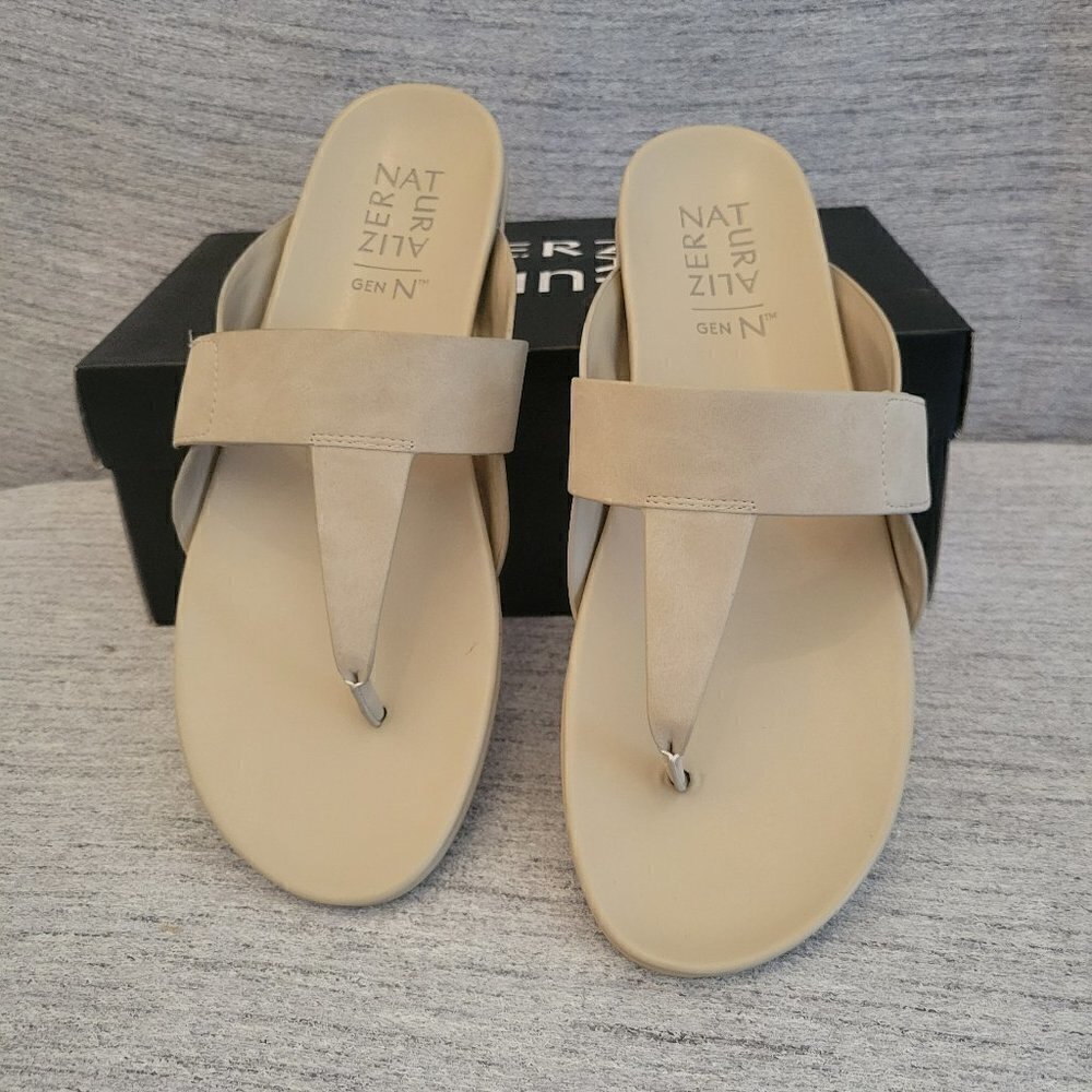 Naturalizer GenN-Twirl Thong Sandals